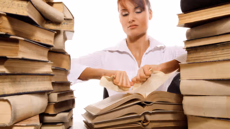 Hidden Airtag reveals Amazon is trashing rare books to train AI