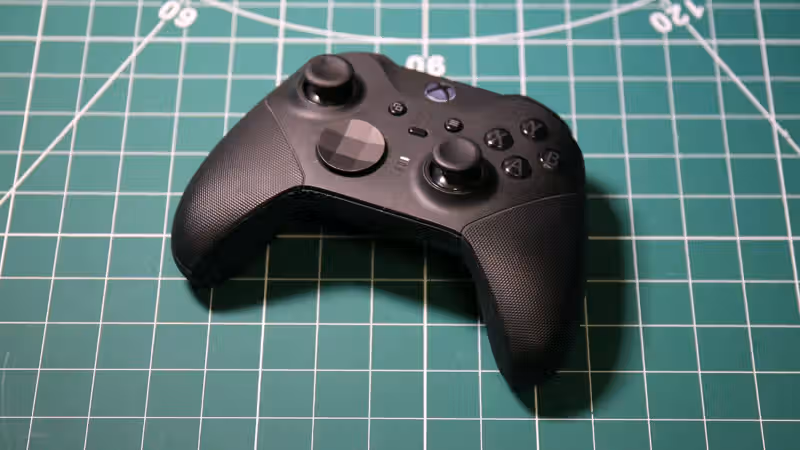 Redditor buys what looks to be a prototype for unreleased Xbox Elite Series 3 controller, posts about it on Reddit, then the thread goes dark