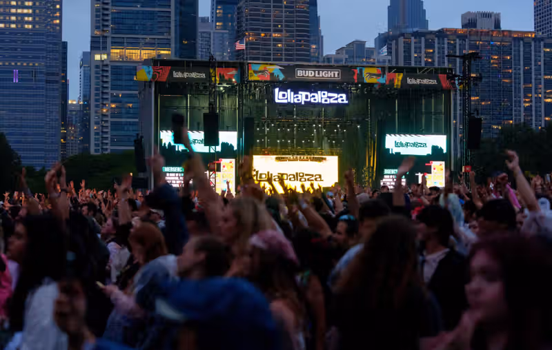 Fans at Lollapalooza go viral for passing a bag of pee over the crowd