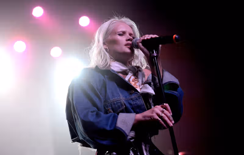 Lauren Bennett, singer on LMFAO’s ‘Party Rock Anthem’, dies aged 37