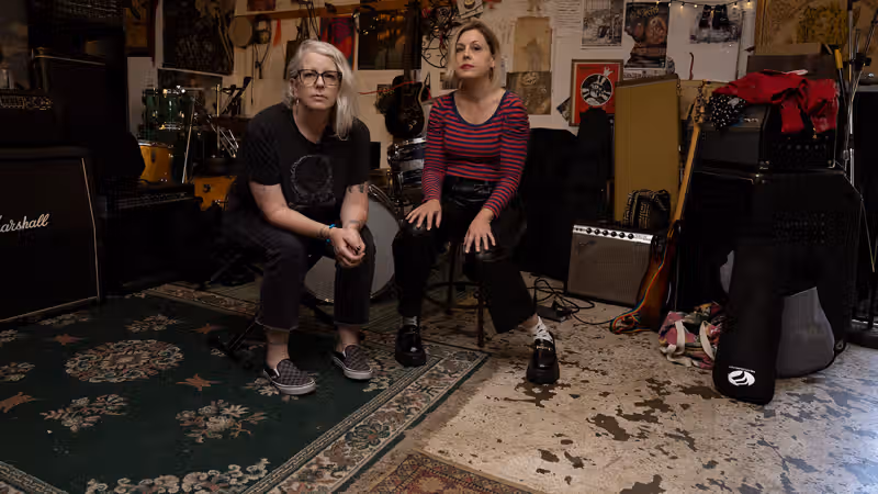 Heavens to Betsy reunite for first show in 32 years, announce US tour
