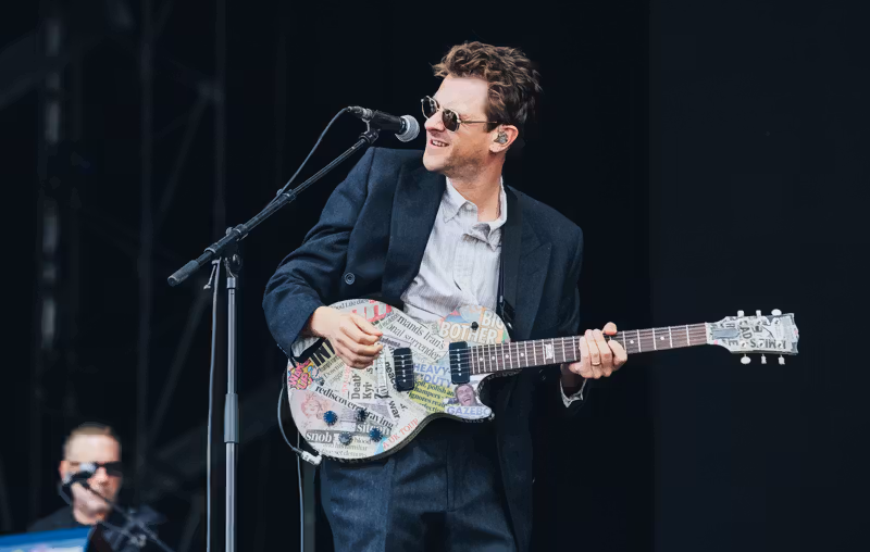 Jamie T kicks off Reading 2026 with surprise main stage set: “Ready for a little dance?”