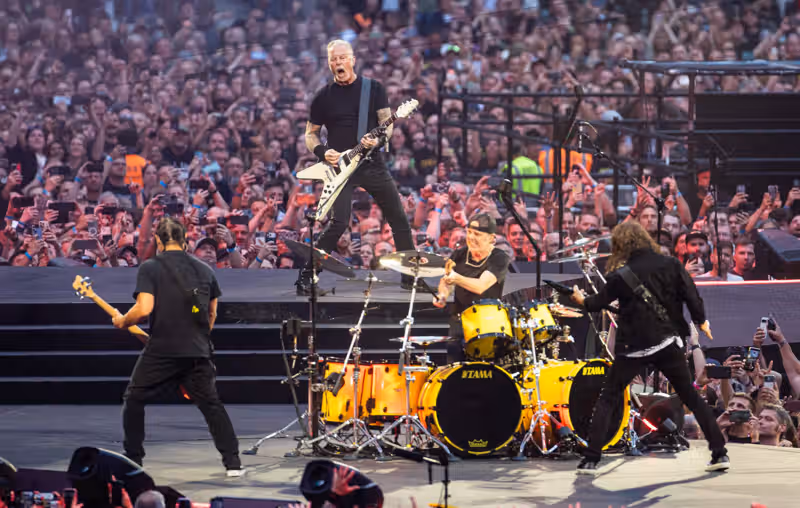 Watch Metallica cover The Pogues and The Proclaimers in Dublin and Glasgow