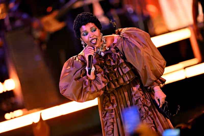 Watch Ms. Lauryn Hill Tribute With SZA, Doechii, and Nas at BET Awards 2026
