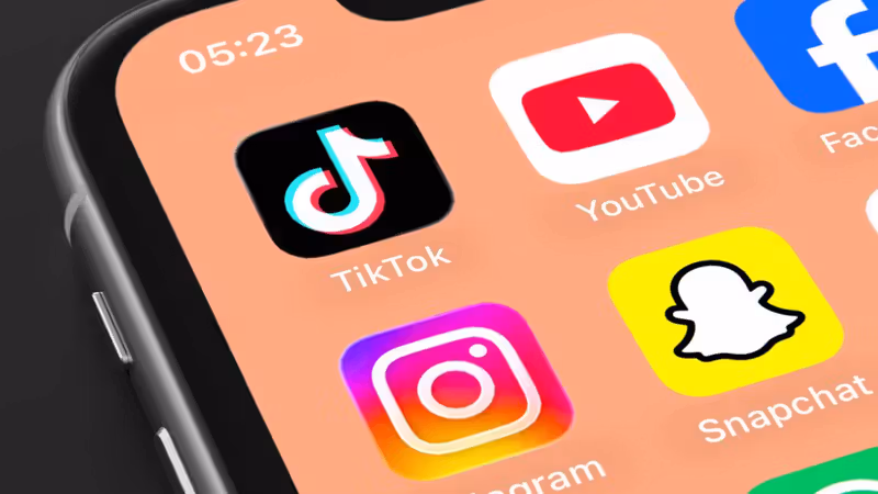 UK to ban social media for kids under 16, may impose overnight curfews