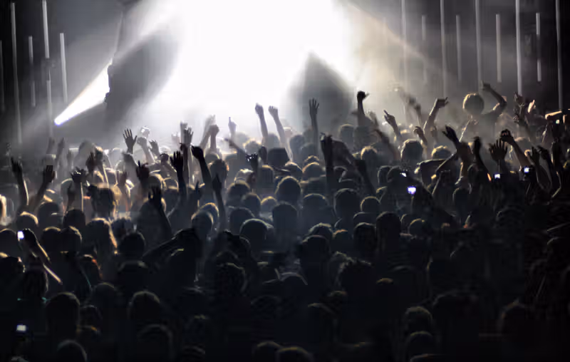 Nominate your favourite UK grassroots music venue to win a bundle of Fender gear