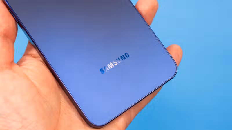 Apple and Samsung benefit as memory shortage pushes smartphone shipments to historic lows