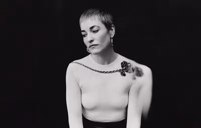 Lankum’s Radie Peat weighs up “two extremes” of relationship on haunting debut solo single, ‘Still I Love Him’