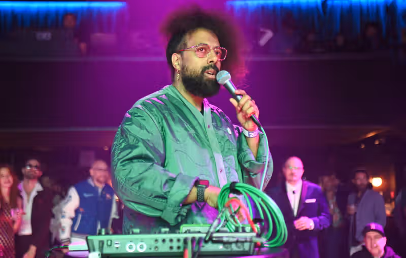 Reggie Watts dropped from festivals with theme song pulled from ‘Comedy Bang Bang’ podcast after allegations of “reckless” drug use in relationships