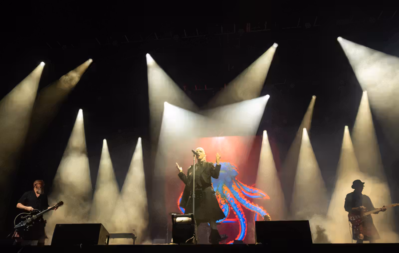 Garbage don kilts as Nicola Sturgeon pays tribute to the band at their last ever Scottish gig