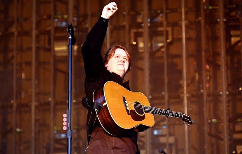 Watch Lewis Capaldi cover The Kooks ‘Naive’ with Luke Pritchard at BST Hyde Park 2026