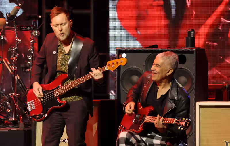 Watch Nate Mendel return to sing Sunny Day Real Estate as Foo Fighters cover ‘Seven’