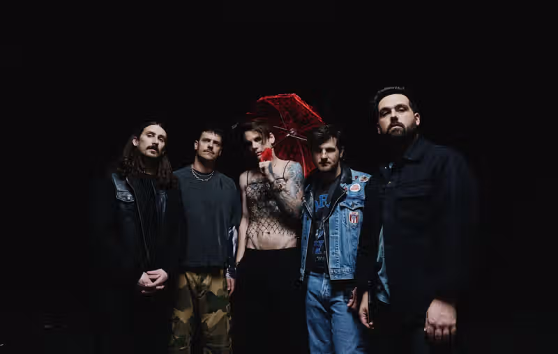 Beartooth’s Caleb Shomo tells us how he finally learned to love himself: “Be patient. Give yourself time, grace and stay on the path”