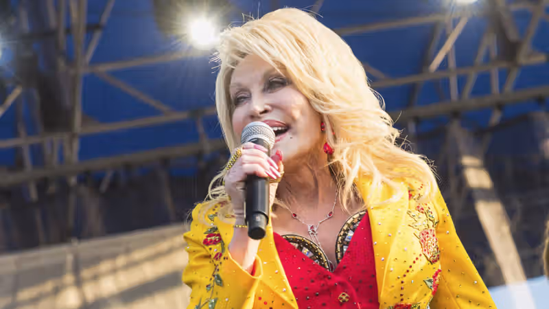 Tennessee Gov. Officially Proposes Naming Nashville Airport After Dolly Parton
