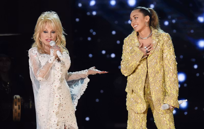 Miley Cyrus pays tribute to godmother Dolly Parton: “I will always love her and want to make her proud”