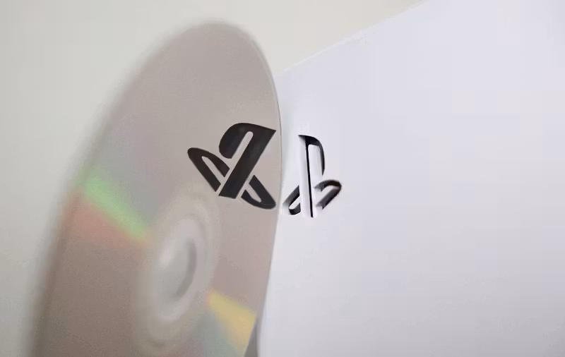 Sony acknowledges backlash, “cautiously” moves ahead with end of PlayStation discs