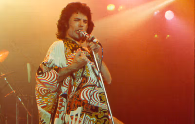 Former Queen bassist Barry Mitchell dies as fans pay tribute: “Terribly sad news”