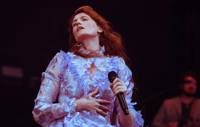 Florence + The Machine call on crowd to “put your phones the fuck away” and “experience” set at Reading 2026
